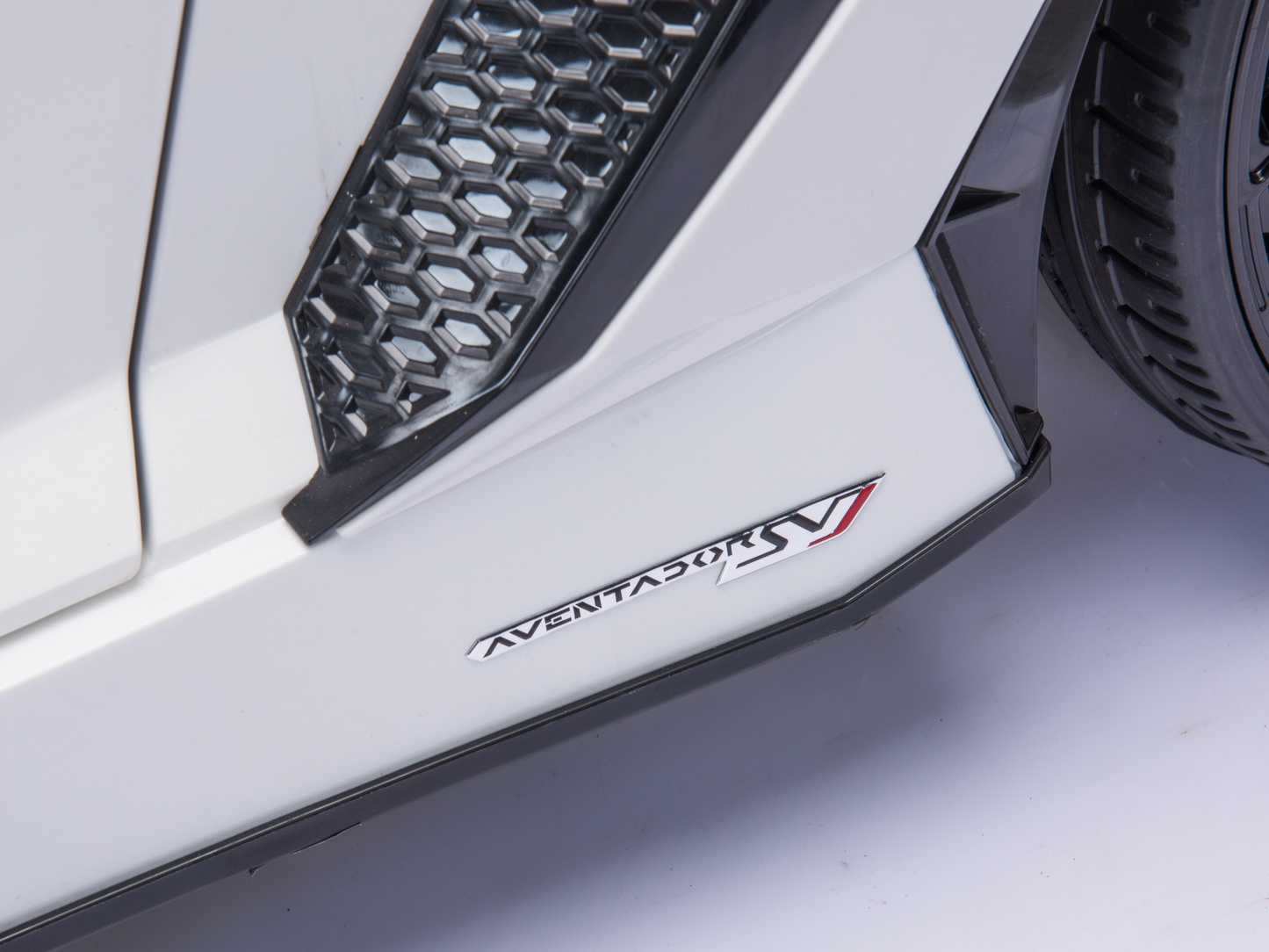 Magic Cars 2 Seater Lamborghini Aventador RC Ride On Car For Children Wireless Parental Control