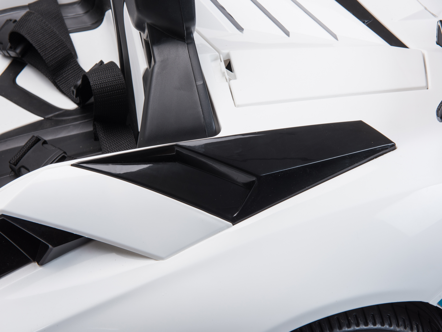 Magic Cars 2 Seater Lamborghini Aventador RC Ride On Car For Children Wireless Parental Control