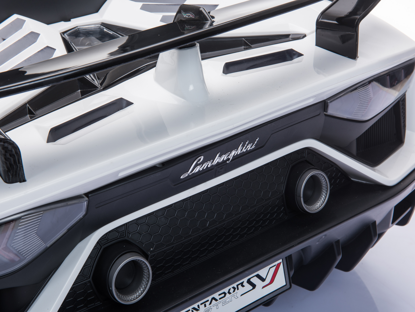 Magic Cars 2 Seater Lamborghini Aventador RC Ride On Car For Children Wireless Parental Control