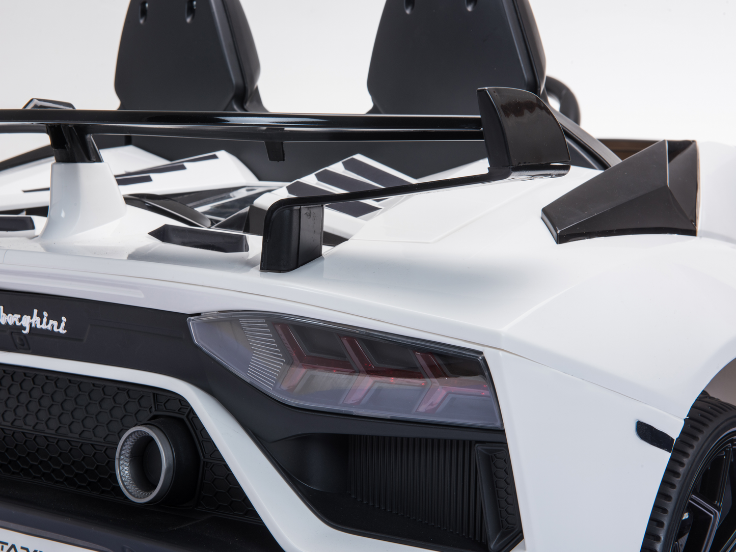 Magic Cars 2 Seater Lamborghini Aventador RC Ride On Car For Children Wireless Parental Control