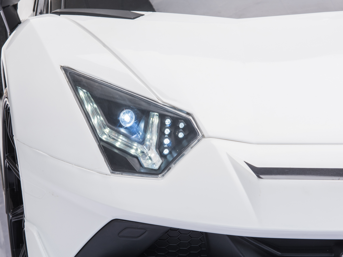 Magic Cars 2 Seater Lamborghini Aventador RC Ride On Car For Children Wireless Parental Control