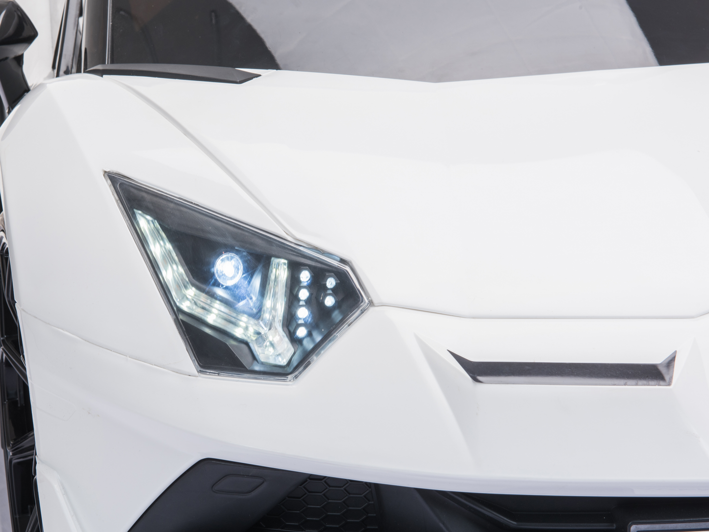 Magic Cars 2 Seater Lamborghini Aventador RC Ride On Car For Children Wireless Parental Control