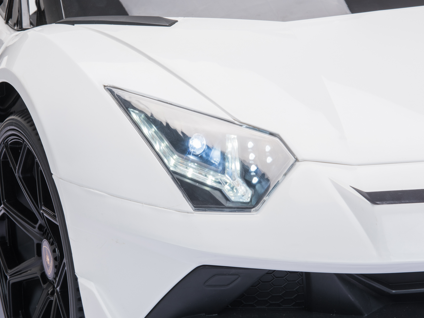 Magic Cars 2 Seater Lamborghini Aventador RC Ride On Car For Children Wireless Parental Control