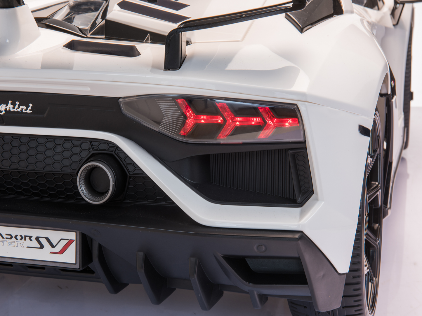 Magic Cars 2 Seater Lamborghini Aventador RC Ride On Car For Children Wireless Parental Control