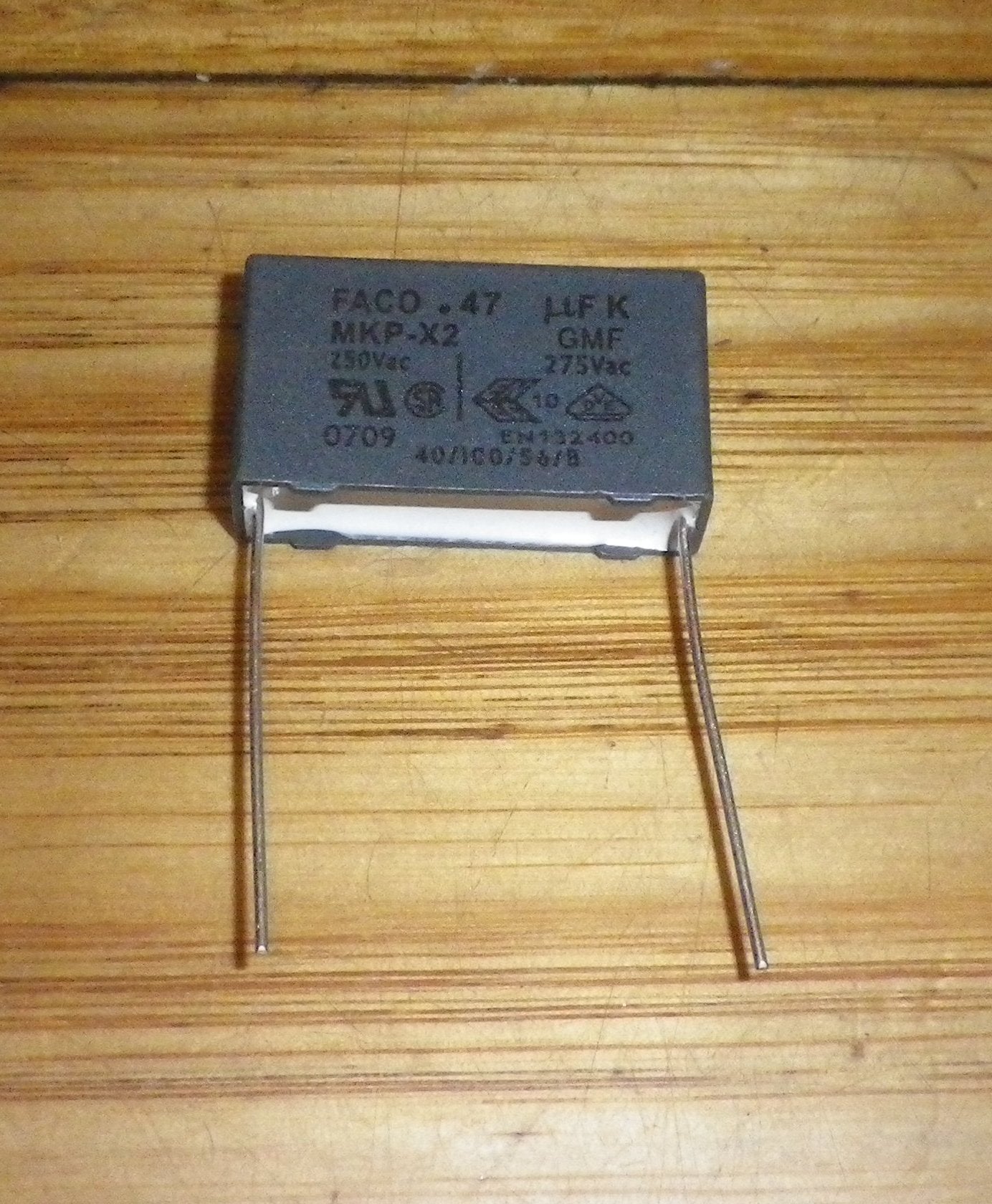 0.47uF 275VAC X2 Mains Suppression Capacitor - Part # XGV.47