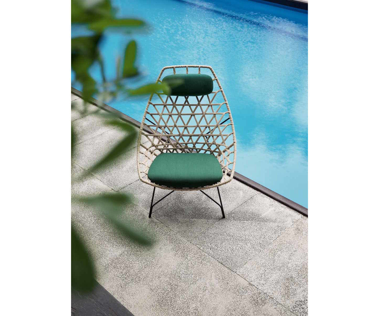 Cut Outdoor Lounge Chair