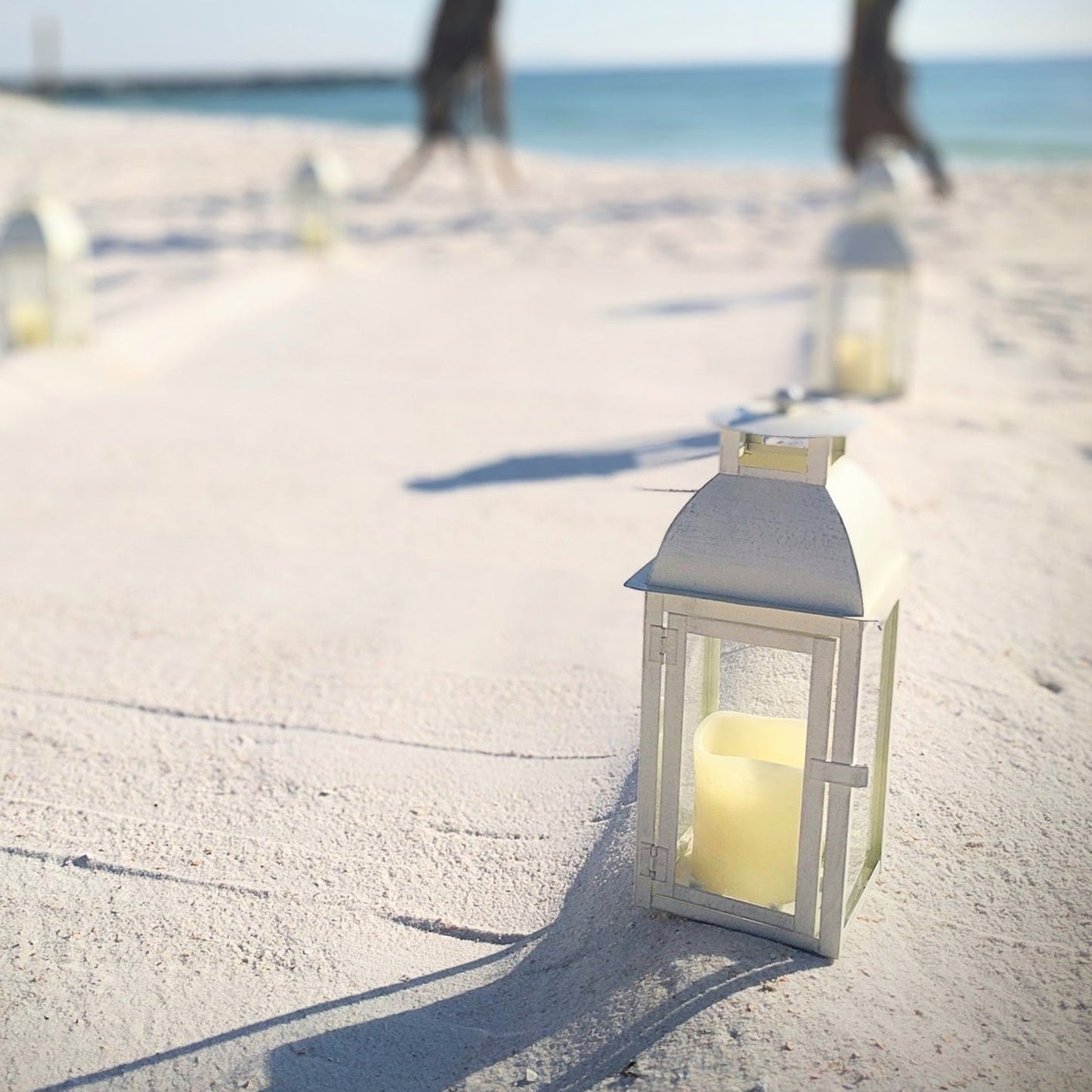 Distressed White Metal Lantern Aisle Marker