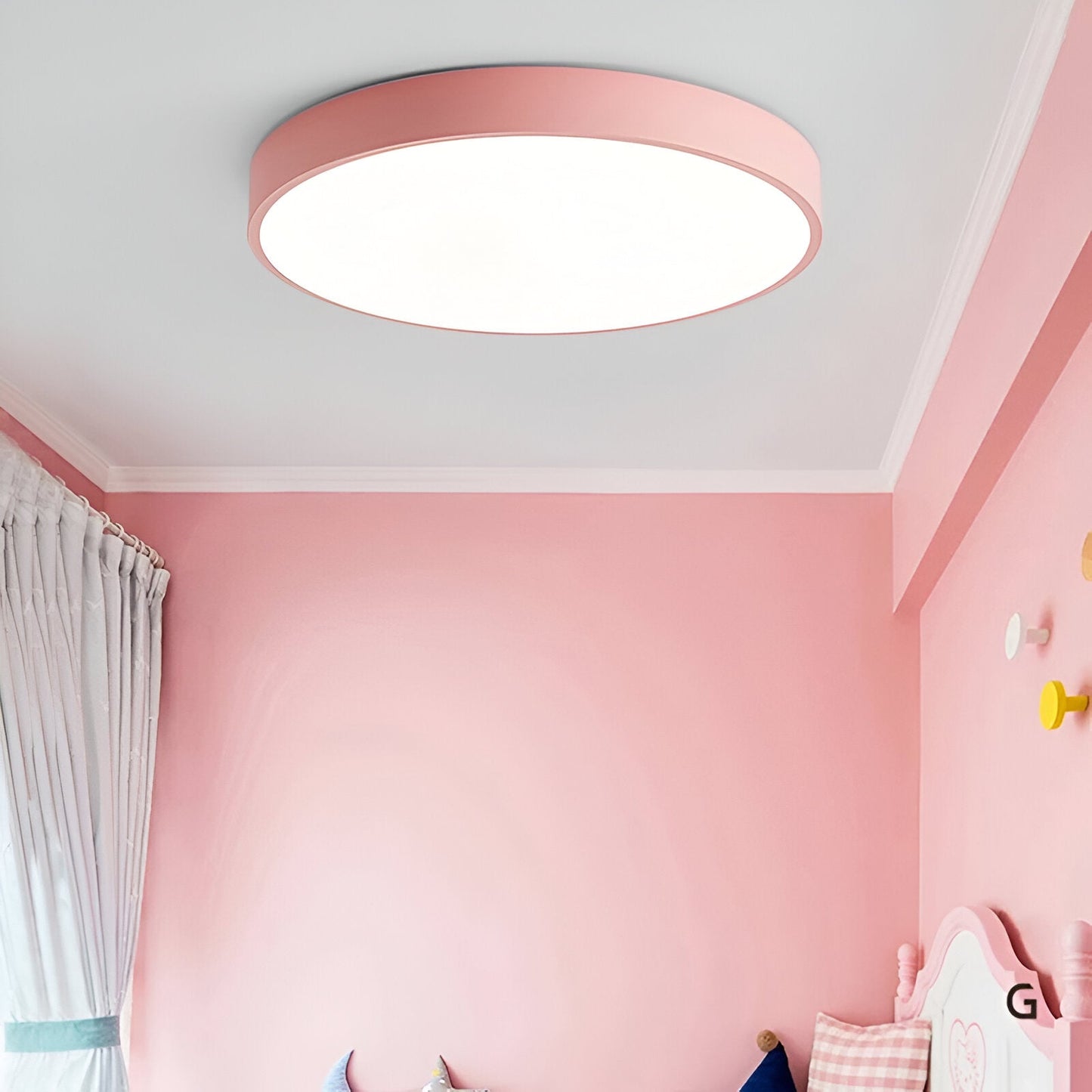 Low-Profile Round LED Ceiling Light With Minimal Frame