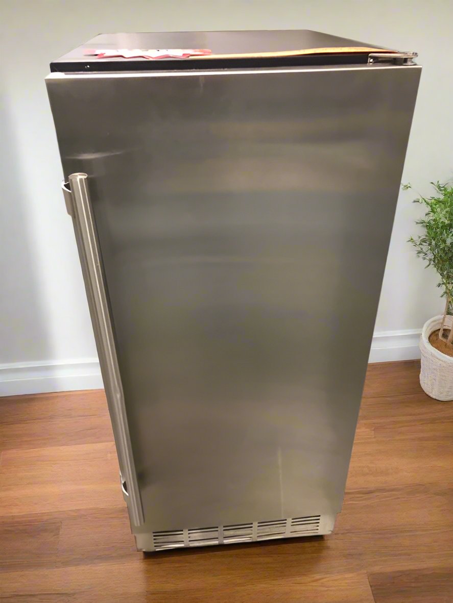 EDGESTAR  25lb Cubed- Ice Maker