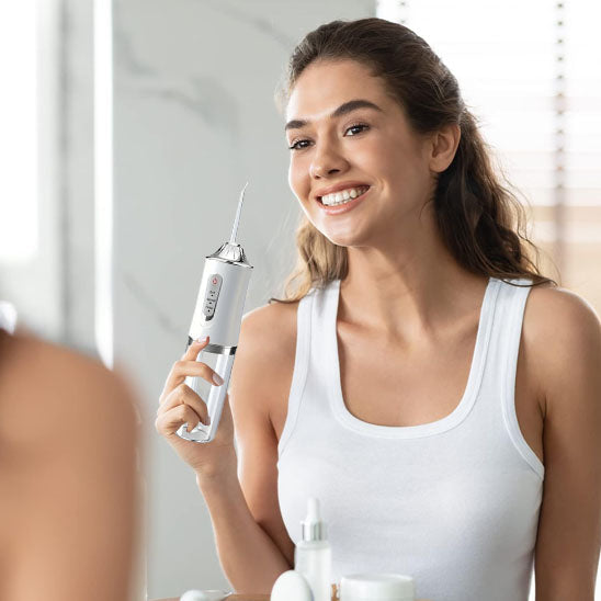 Portable Oral Irrigator Water Flosser – USB Rechargeable Dental Cleaning Tool with 4 Nozzles & 200ML Tank
