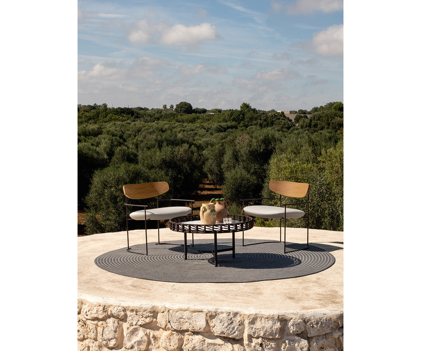 Keel Outdoor Lounge Chair