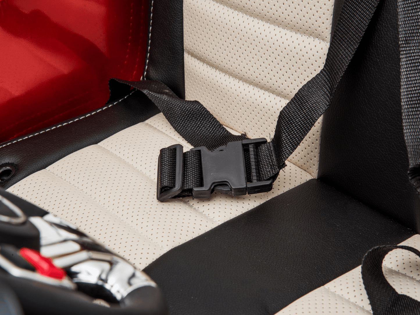 Magic Cars 2 Seater 24 Volt 4x4 Electric Ride On Jeep Style Rubber Tires Fully Loaded Truck ATV UTV For Kids Wireless Parental Control