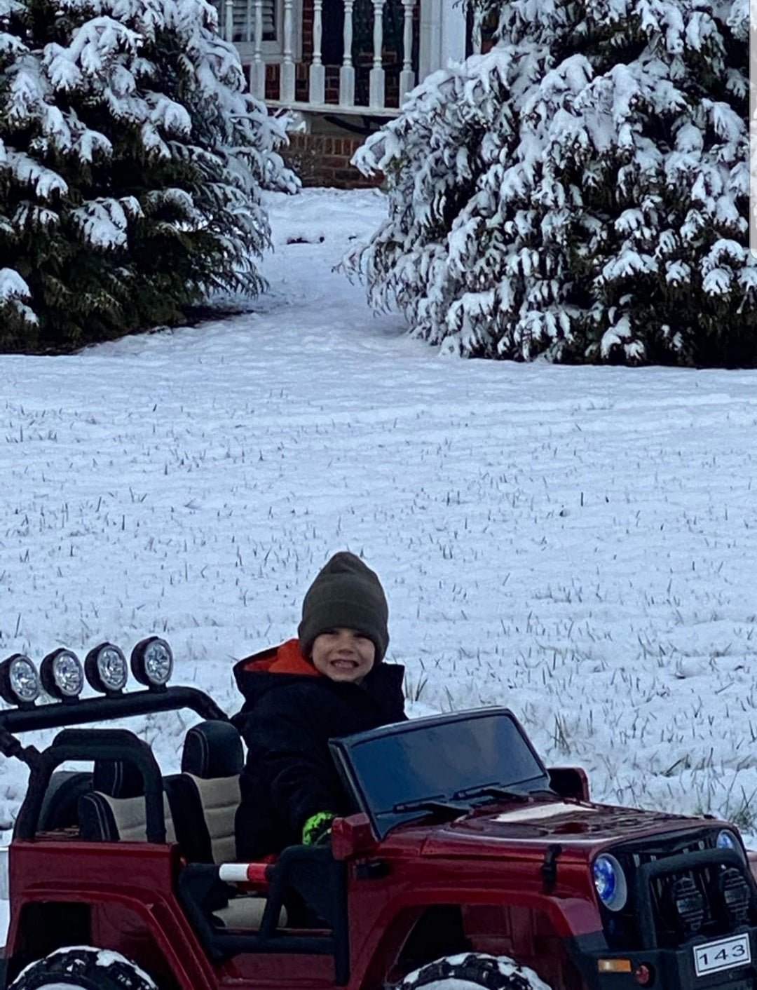 Magic Cars 2 Seater 24 Volt 4x4 Electric Ride On Jeep Style Rubber Tires Fully Loaded Truck ATV UTV For Kids Wireless Parental Control