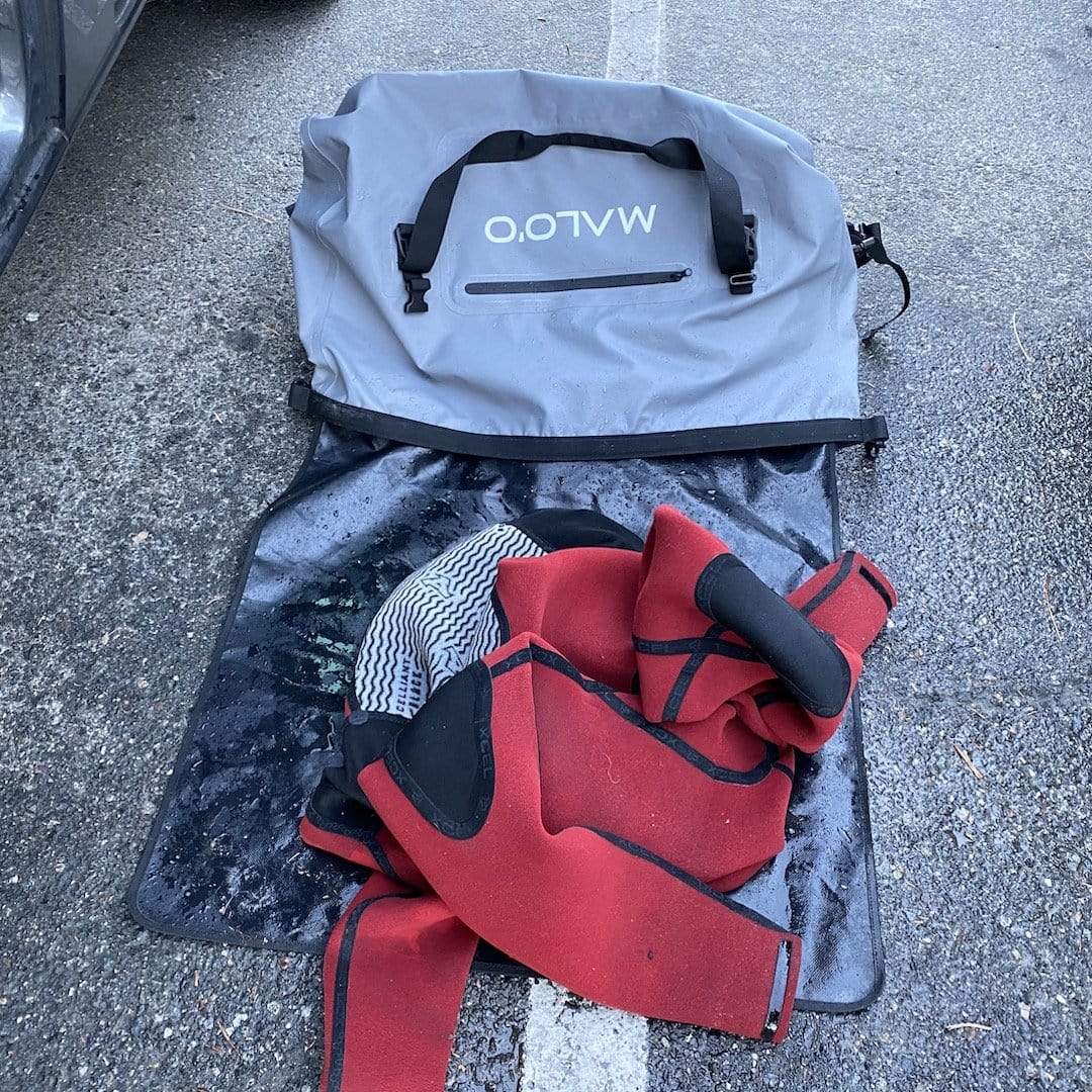 Malo'o Wetsuit Changing Bag