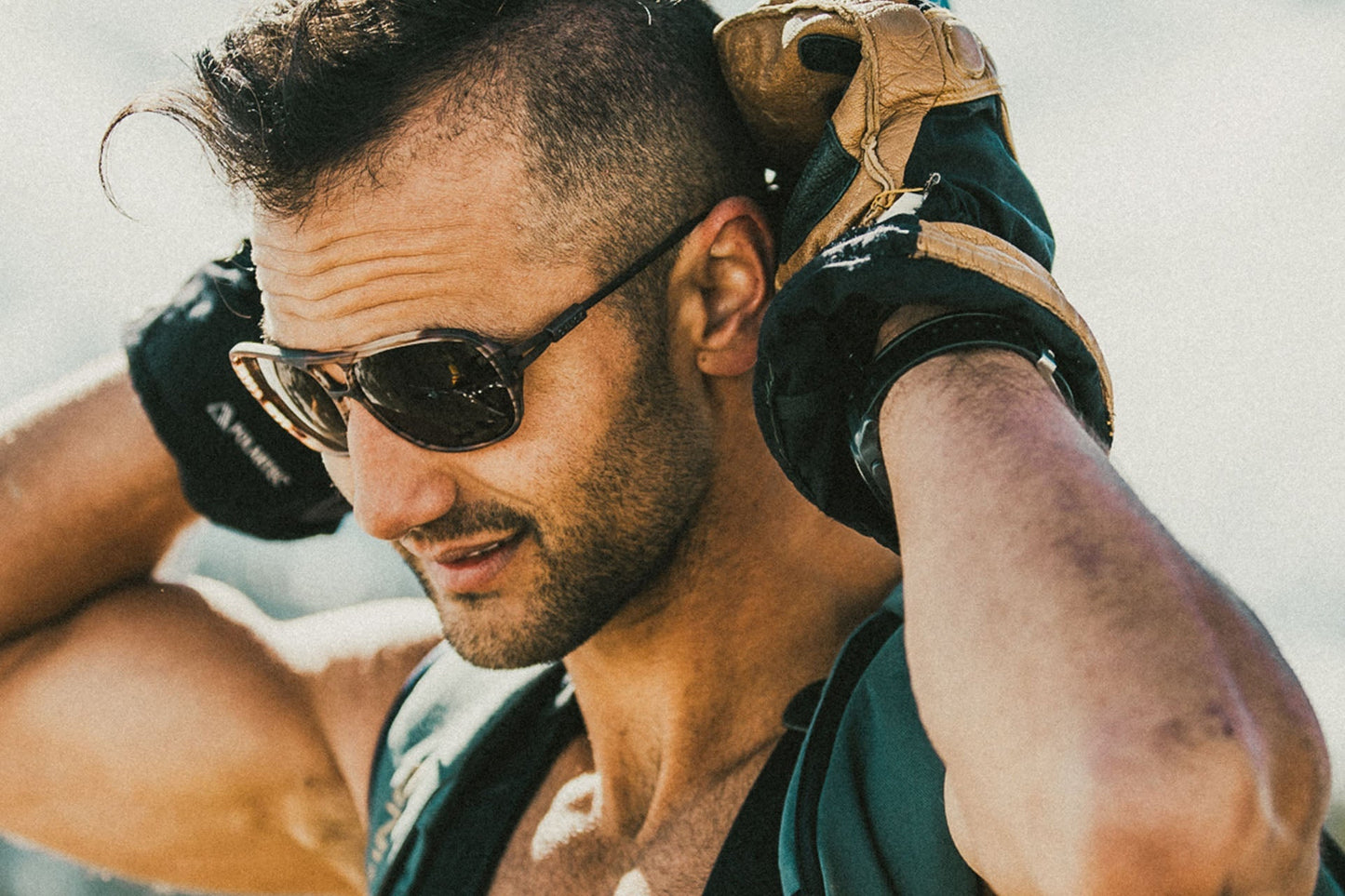 Leggero, Ombraz Armless Sunglasses