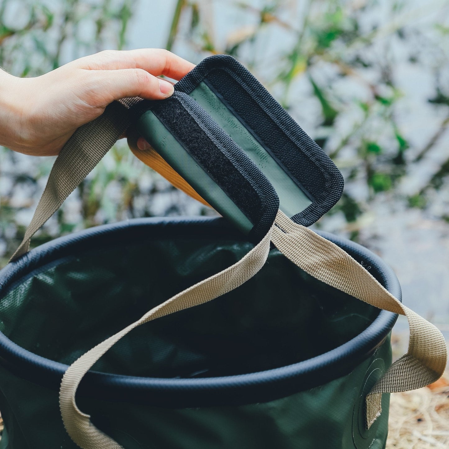 Ripple Folding Bucket