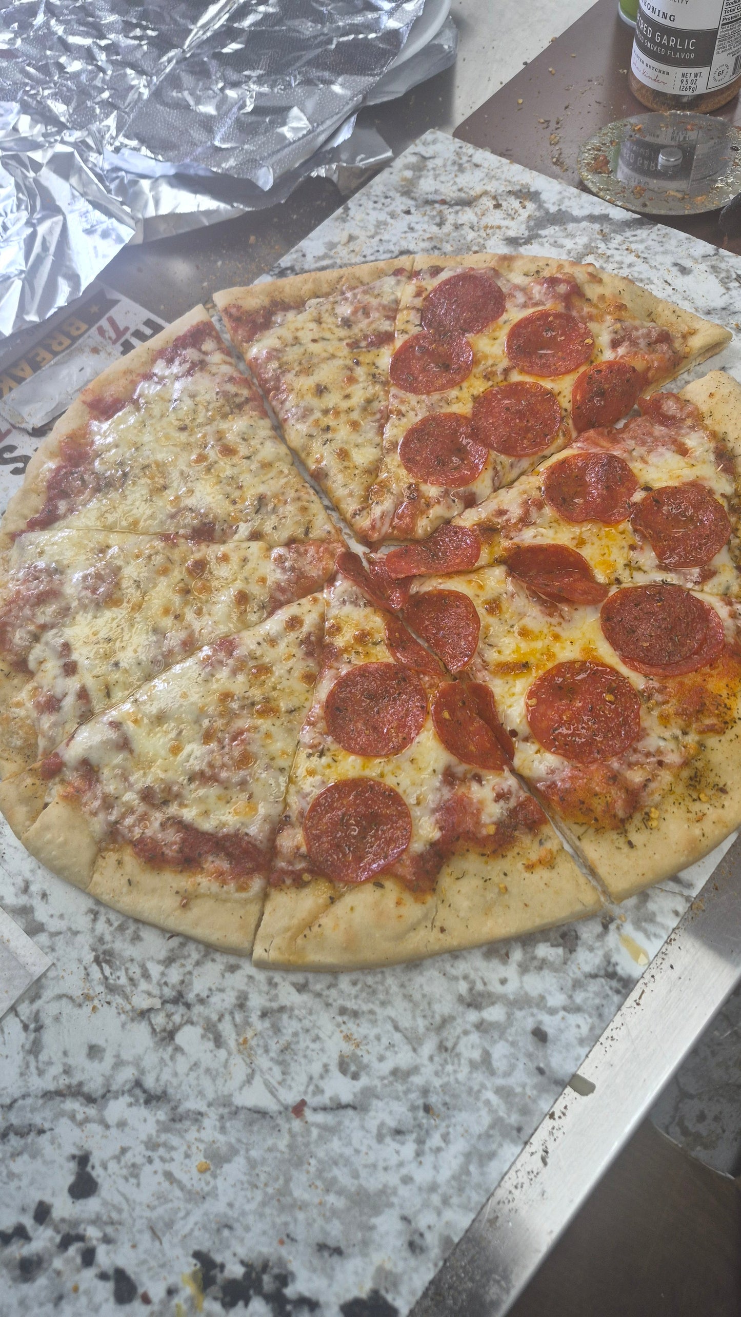 Large Pepperoni Pizza