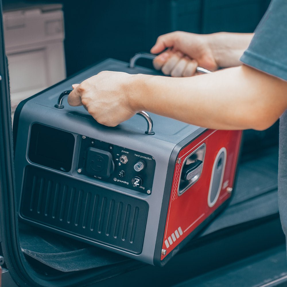 Source Gas Generator